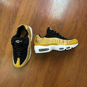 New air max 95🖤💛